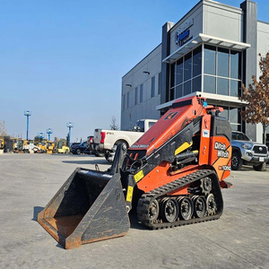 Cargadora Compacta Ditch Witch SK1050 con Motor Kubota, Componentes Centrales PLC, Diésel de Alta Eficiencia, Garantía de 4 Años - Product Image 1