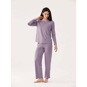 Conjunto de Salón Premium Personalizado para Mujer, Tejido Transpirable y Suave con Spandex, Logotipo Personalizado, Talla XS, Cierre con Cordón, para Primavera/Invierno - Product Image 1