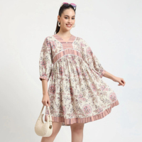 Robe d'été décontractée Sati Factory, imprimé floral, col en V, manches 3/4, taille naturelle, rose et blanc, 100 % coton tissé, coupe ample