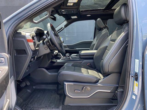 Camioneta Todoterreno 4X4 de Alto Rendimiento 2024, Caja de Cambios Automática, Diseño de Carrocería Ancha Izquierda, Paquete de Luces Xenón/Halógenas, Cuero - Product Image 5