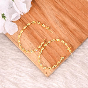 ต่างหูดีไซน์วินเทจทำมือ ชุบทองเหลือง เป็นมิตรต่อสิ่งแวดล้อม ขายส่ง ผู้ผลิต ต่างหูแฟชั่นผู้หญิงรุ่นล่าสุด - Product Image 3