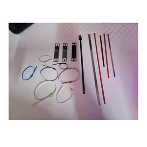 Attaches de câble autobloquantes en acier inoxydable 4,6 mm et 7,9 mm pour le regroupement des câbles électriques - Product Image 1