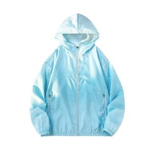 Blouson d'hiver unisexe en micropolaire souple à capuche en nylon imperméable et respirant à imprimé dégradé pour hommes et femmes - Product Image 1
