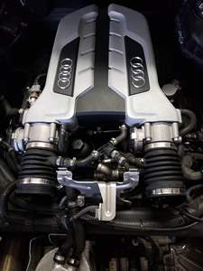 USADO LHD/RHD 2008 A U D I R8 COUPE - Product Image 4