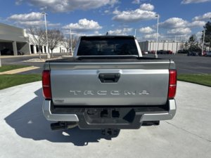 โตโยต้า ทาโคมา 2WD SR5 ปี 2024 มือสอง สภาพดี - Product Image 6