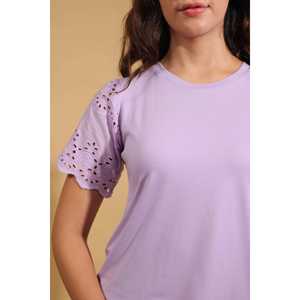 เสื้อยืดคอกลมทรงโอเวอร์ไซส์ ดีไซน์หรูหรา ผ้าเนื้อนุ่ม สวมใส่สบายและมีสไตล์ เหมาะสำหรับใส่ในชีวิตประจำวัน - Product Image 5