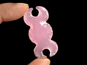 Vente en gros de pierres précieuses en cristal de quartz rose triple lune en forme de fleur, pierres brutes de guérison, certifiées par un tiers, Rajasthan - Product Image 4