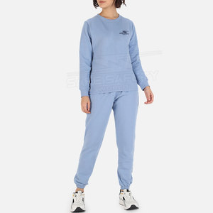 Chándal de dos piezas con capucha para mujer con logotipo personalizado 2022, estilo informal de patrón sólido para invierno a un precio - Product Image 1