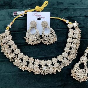 Collar de Gargantilla con Cuentas Navratan con Baño de Sombra, Joyería India de Bollywood, Collar de Sombras para Bodas - Product Image 1