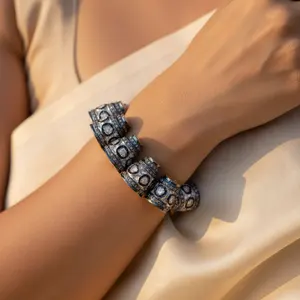 Dijes de Plata con Cuentas y Diamantes Incrustados, Joyería Elegante - Product Image 2