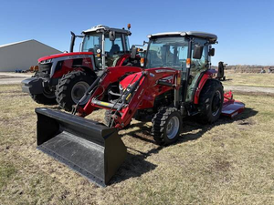รถแทรกเตอร์ฟาร์ม Massey Ferguson 2850M 35 แรงม้า รุ่นล้ออัตโนมัติ พร้อมมอเตอร์ขับเคลื่อนเกียร์ที่ทนทาน พร้อมสำหรับงานหนัก - Product Image 2
