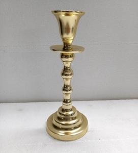 Portavelas de linterna de metal alto de plata antigua con decoración elegante para centro de mesa de Navidad o decoración del hogar - Product Image 1