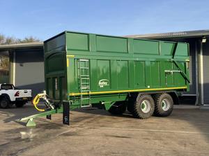 Green Livestock <b>Trailer</b> Dual Axle <b>Farm</b> Transport <b>Trailer</b> Tandem Wheel Animal Hauling <b>Trailer</b> with Rear Gate - Product Image 2