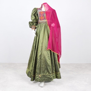 Idéal pour les dames musulmanes pour les vêtements de fête de mariage et les robes EID pour femmes fabriquées au PAKISTAN Fabrication professionnelle 2025 - Product Image 4