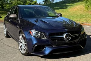 Mercedes-AMG E63 S Sedán 2018 Usado en Excelentes Condiciones - Product Image 6