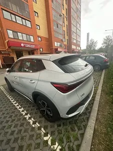 2023 B-Y-D YUAN PlUX de Rango Extendido I, Bajo Kilometraje, Automático, Techo Panorámico, Luces LED, 6 Asientos, Envío Inmediato - Product Image 4