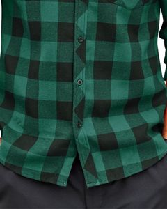 Chemise en flanelle à carreaux vert et noir sur mesure pour homme, manches longues, boutonnée, décontractée, chaude, avec poche poitrine, fournisseur OEM sur mesure - Product Image 6
