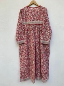 2023 colección al por mayor Tie Dye Kaftan vestido con cuello en V medias mangas tela de rayón ajuste suelto abertura lateral botón resorte Natural - Product Image 3
