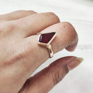 Anillo de mujer, granate Natural piedra preciosa, piedra natal de enero, regalo de Navidad mínimo delicado, anillo pequeño, joyería, anillo de Plata de Ley 925 - Product Image 4