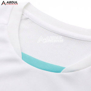 Ensemble de tenue de football pour hommes, maillot et short respirants, coupe confortable, matériau durable pour les longues séances en plein air - Product Image 3