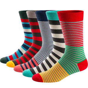 Vente en gros de chaussettes décontractées en coton peigné de haute qualité fabriquées sur mesure pour hommes, grande taille, noires, respirantes, à séchage rapide - Product Image 4