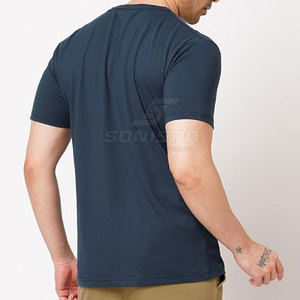 Camiseta de algodón para hombre, manga corta, cuello redondo, informal, con estampado de montaña, diseño Live Life By A Compass Not By A Clock - Product Image 3