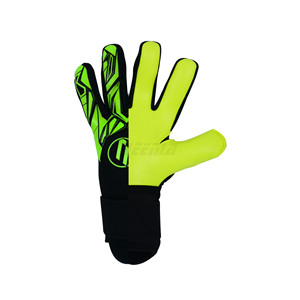 Nouveaux gants de gardien de but en néoprène professionnel de haute qualité de couleur personnalisée Protection des doigts en Latex fabriqués au Pakistan - Product Image 4