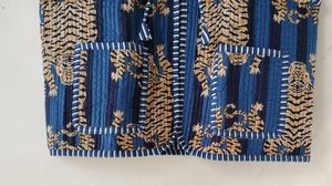 เสื้อแจ็คเก็ตผ้าฝ้ายลายเสือสำหรับผู้หญิง เสื้อคลุมลำลองสำหรับฤดูหนาว แขนตัดแบบอินเดีย ผ้าควิลท์ทอลายแบบดั้งเดิม ผ้าควิลท์แบบซักแล้ว เสื้อคลุมเพื่อนเจ้าสาว - Product Image 3