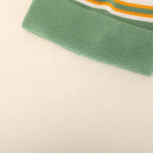 Bonnet en acrylique rayé personnalisé avec pompon, bonnet d'hiver tricoté, logo en caoutchouc personnalisé, vente en gros OEM - Product Image 3