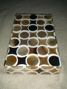 Caja de Joyería de Resina de Alta Calidad con Incrustaciones de Patrones de Animales, Regalo Hecho a Mano, Arte en Madera Tallada, Coleccionable en Venta - Product Image 5