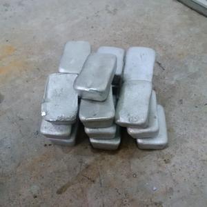 Lingote de Estaño de Aleación Sn de Alta Pureza 99.90% para Pedidos Industriales a Granel, Garantizando una Estructura Resistente y un Flujo de Fusión Limpio, Internacional - Product Image 3