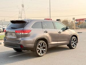 Toyota Highlander LE 3.5 L Nuevo/Usado, Transmisión Automática, SUV/Crossover - Product Image 2