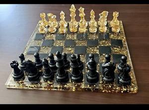 Caja de Ajedrez de madera y resina personalizada única, juego de ajedrez de lujo, pieza de ajedrez roja y negra de resina de Tayyab Handicraft - Product Image 6