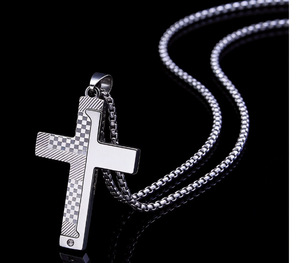 Kalung Liontin Salib Baja Anti Karat Dua Warna dengan Inlay CZ untuk Pria, Gaya Hip Hop Streetwear, Pasokan Grosir Pabrik, Siap Dijadikan Hadiah - Product Image 6