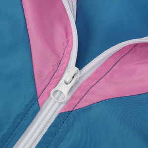 ชุดเซ็ตวินด์เบรกเกอร์ผู้หญิง 2 ชิ้น สีสันตัดกัน สไตล์เรโทรยุค 90s เสื้อแจ็คเก็ตแขนสั้นแบบซิป และกางเกงขาสั้น ชุดกีฬาลำลองสำหรับฤดูร้อน - Product Image 4