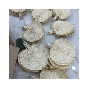 Éventail en bambou Boho paille naturel écologique fait à la main en bambou pour la décoration de mariage et de restaurant - Product Image 1