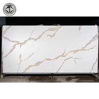 Dalle de quartz rétroéclairée AURELIA FLOW, base blanche, quartz Calacatta Gold, comptoir ressemblant à du marbre