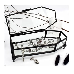 Boîte de rangement vintage en verre toné et laiton, magnifiquement artisanale, avec motif gravé, taille personnalisée, export en gros - Product Image 5