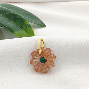 Pêche pierre de lune fleur sculpture pendentif 18mm or Vermeil 925 argent Double pierre breloques à la main pierre de lune bijoux en gros - Product Image 1