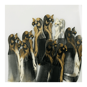 Peine de Cuerno de Búfalo Hecho a Mano para un Cabello sin Enredos, Ideal para Uso Diario y Estilistas Profesionales - Product Image 6