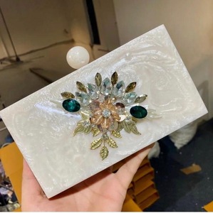 Bolso de resina medio redondo con diseño de mármol de último diseño con cadena, bolso de mano de mujer atractivo, monedero decente para mujer de negocios - Product Image 3