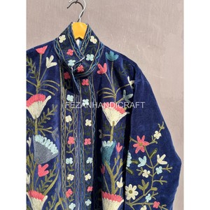 Veste en tissu velours, veste brodée de fleurs, veste unisexe avec deux poches latérales, veste bohème pour femmes - Product Image 2