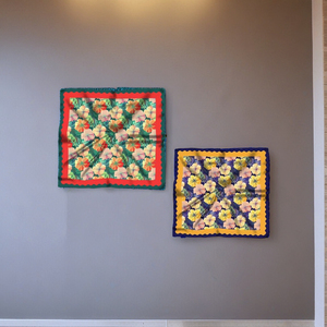 Bufanda cuadrada Multicolor ligera para mujer, estampado personalizado, patrón de animales abstractos, envoltura de satén para el cuello, sensación de seda para comodidad de estilo - Product Image 4