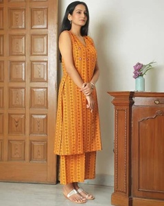 Fantaisie femmes sans manches longues Kurti élégant col en V conception de vêtements ethniques tissu confortable en vrac prix d'usine en gros - Product Image 4