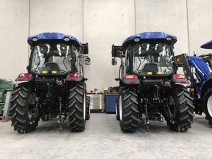 Tractor Usado LOVOL M704 TB-3 con Cabina 4WD |   Tractor agrícola diésel de 65 CV con cargador frontal de enganche rápido Euro en venta. - Product Image 5