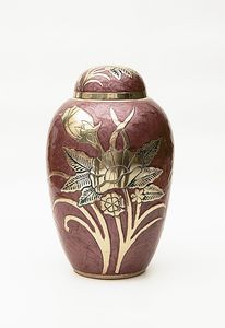 Flor hecha a mano con hermoso grabado, venta al por mayor, urna de aluminio, diseño personalizado de cremación - Product Image 4