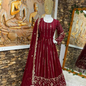 VESTIDO DE FIESTA LOOK CON PANTALÓN Y TRABAJO BORDADO - Product Image 1