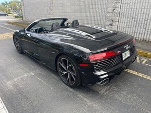 2021 Audi V10 R8 Spyder RWD แพคเกจพรีเมี่ยม532-HP รถสะอาดเปิดประทุนพวงมาลัยซ้ายเกียร์อัตโนมัติหนังซันรูฟหลัง - Product Image 6