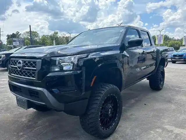 2023 Ni ss an Fro n tier SV