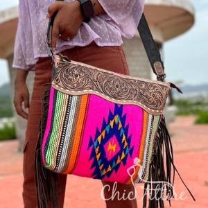 Couverture de selle aztèque à la main sculpture frange fronde bohème aztèque sacs en tissu Collection élégante sacs de vente chaude pour les femmes - Product Image 1